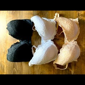 NWOT Set of 3- Smart and Sexy 38DD bras
